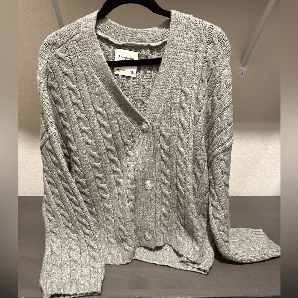Abercrombie & Fitch Light Gray Cable Knit Sweater NWT